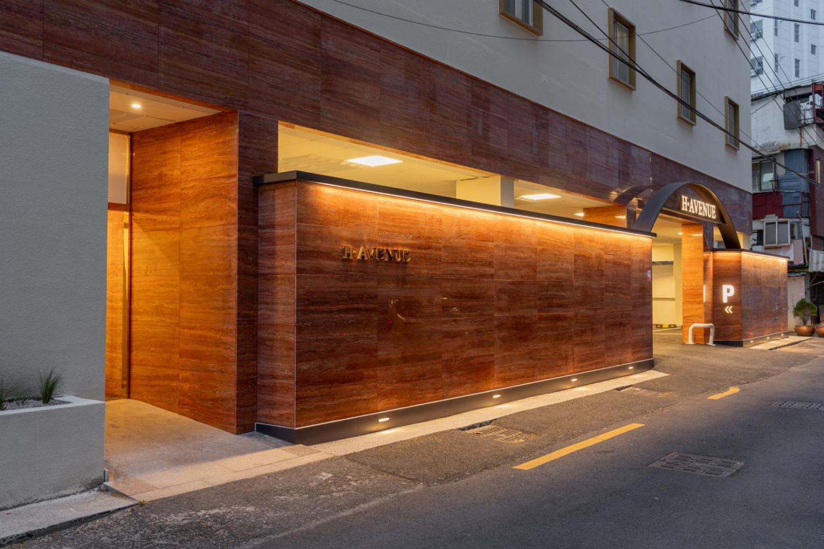 H-Avenue Hotel Munhyeon Busan Esterno foto