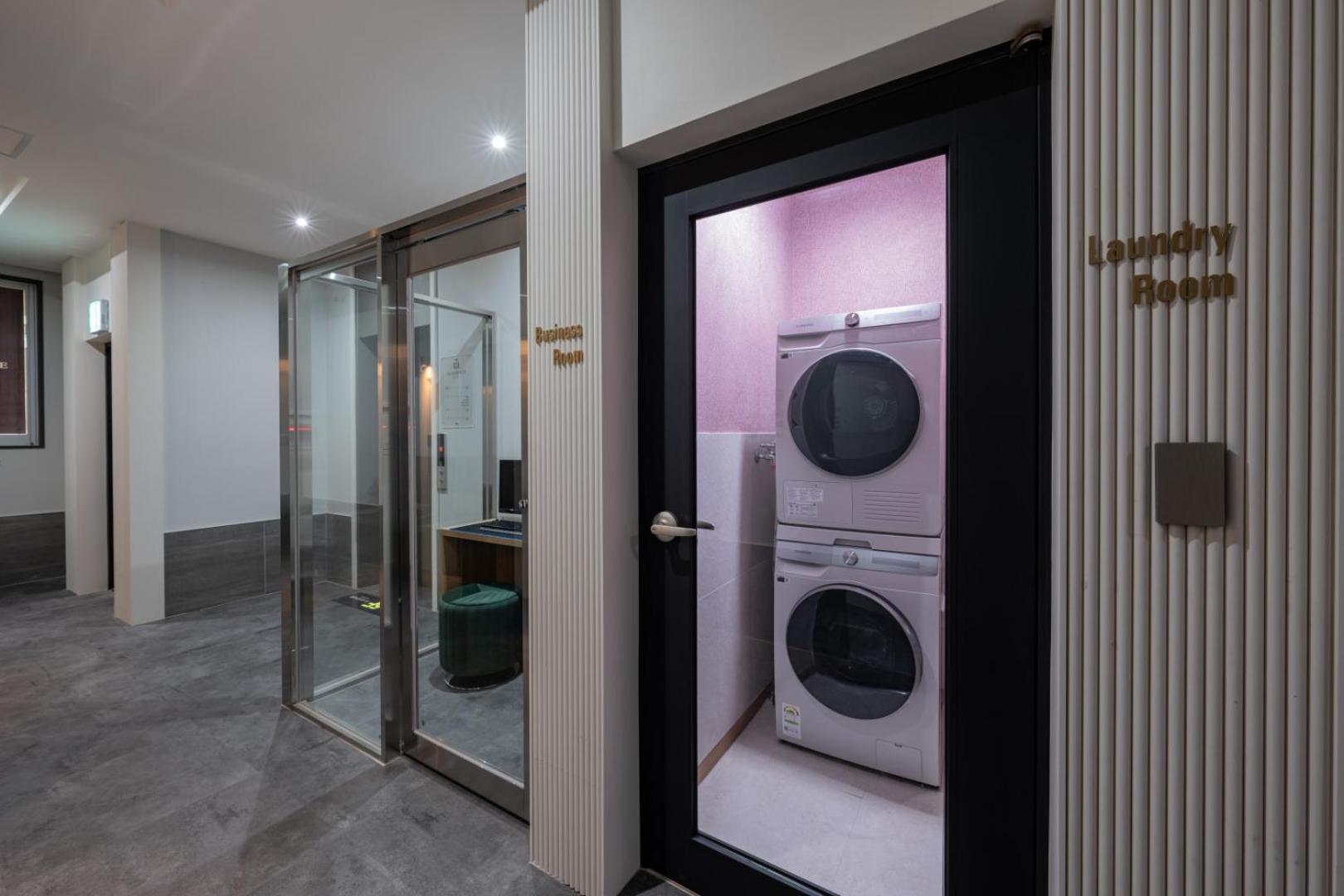 H-Avenue Hotel Munhyeon Busan Esterno foto